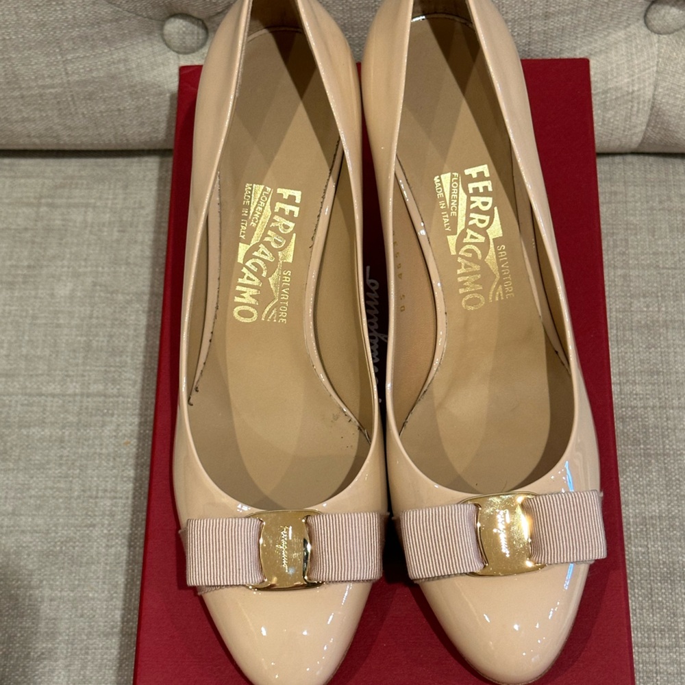 Salvatore Ferragamo Carla 70 7cm New Bisque Patent Calf - Picture 3 of 6